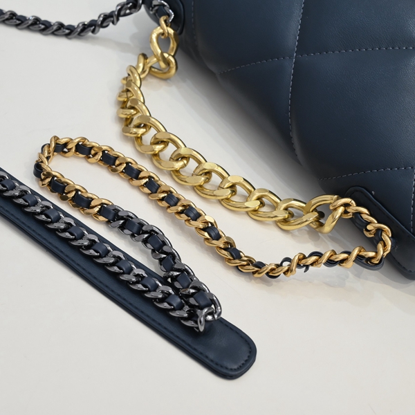 シャネルバッグ角部分ディテール